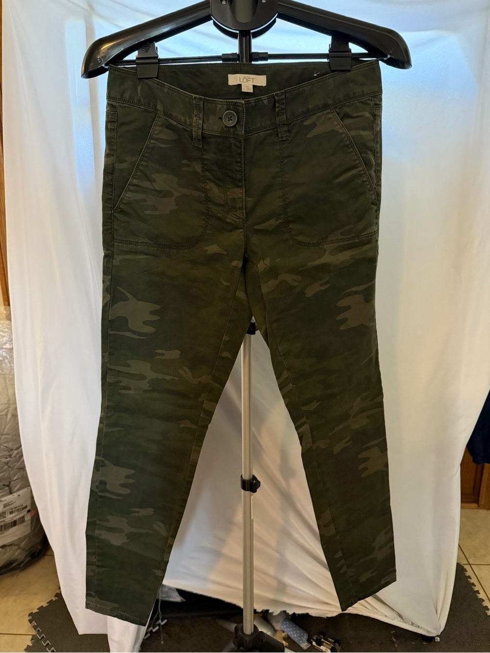 LOFT Marisa Skinny Olive Camo Skinny Utility Jeans size 4